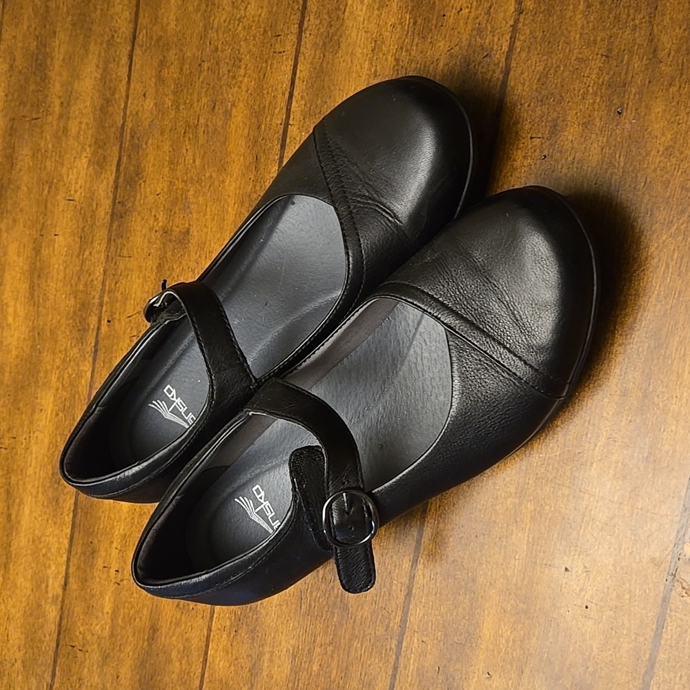 EUC Dansko Mary Janes.